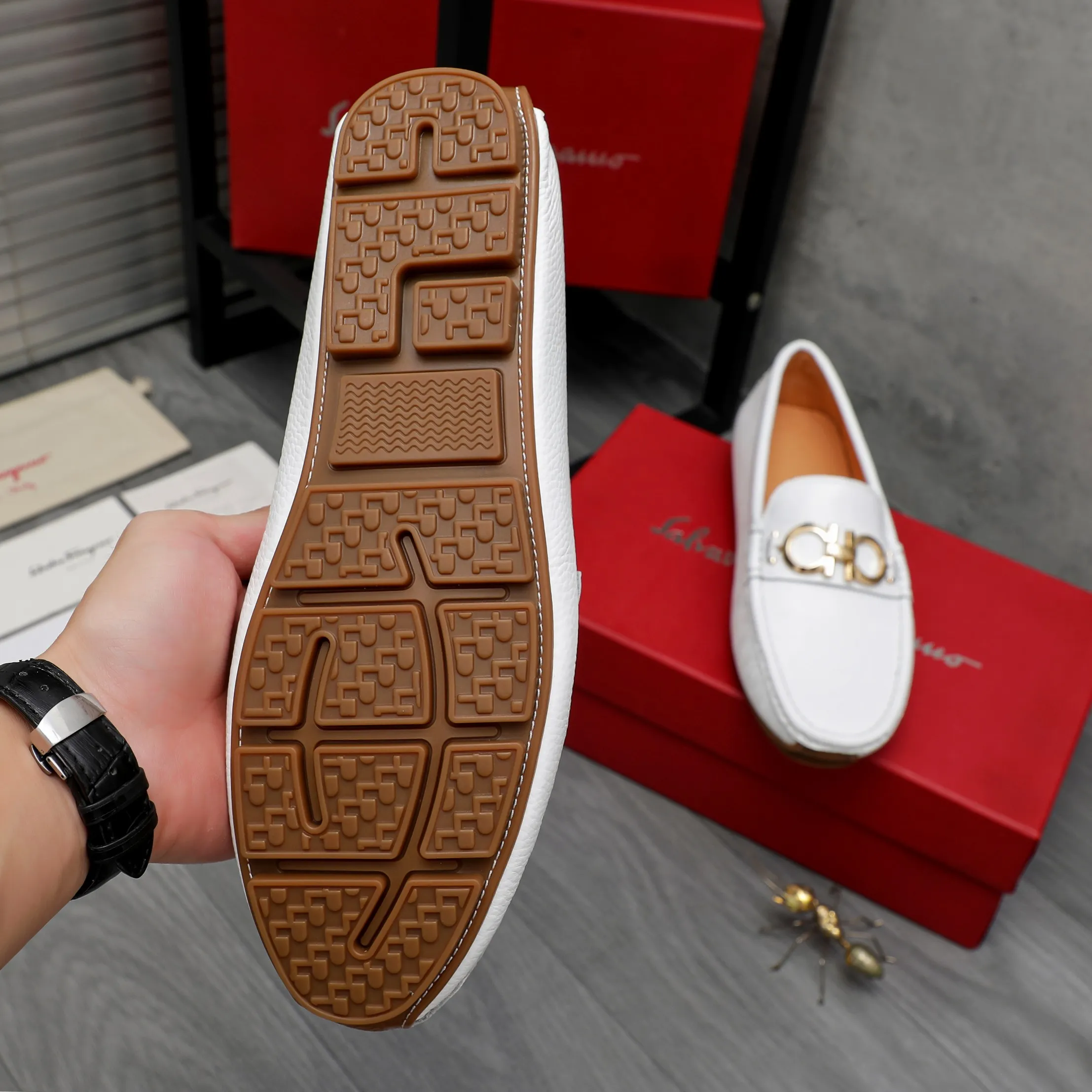 Men's shoes 💰380 Product trademark: Ferragamo "Ferragamo" casual slip-on shoes Regular size: 38-45 (45. Customized, non-returnable) Product materials: Selected pebbled cowhide upper, pigskin lining, rubber outsole